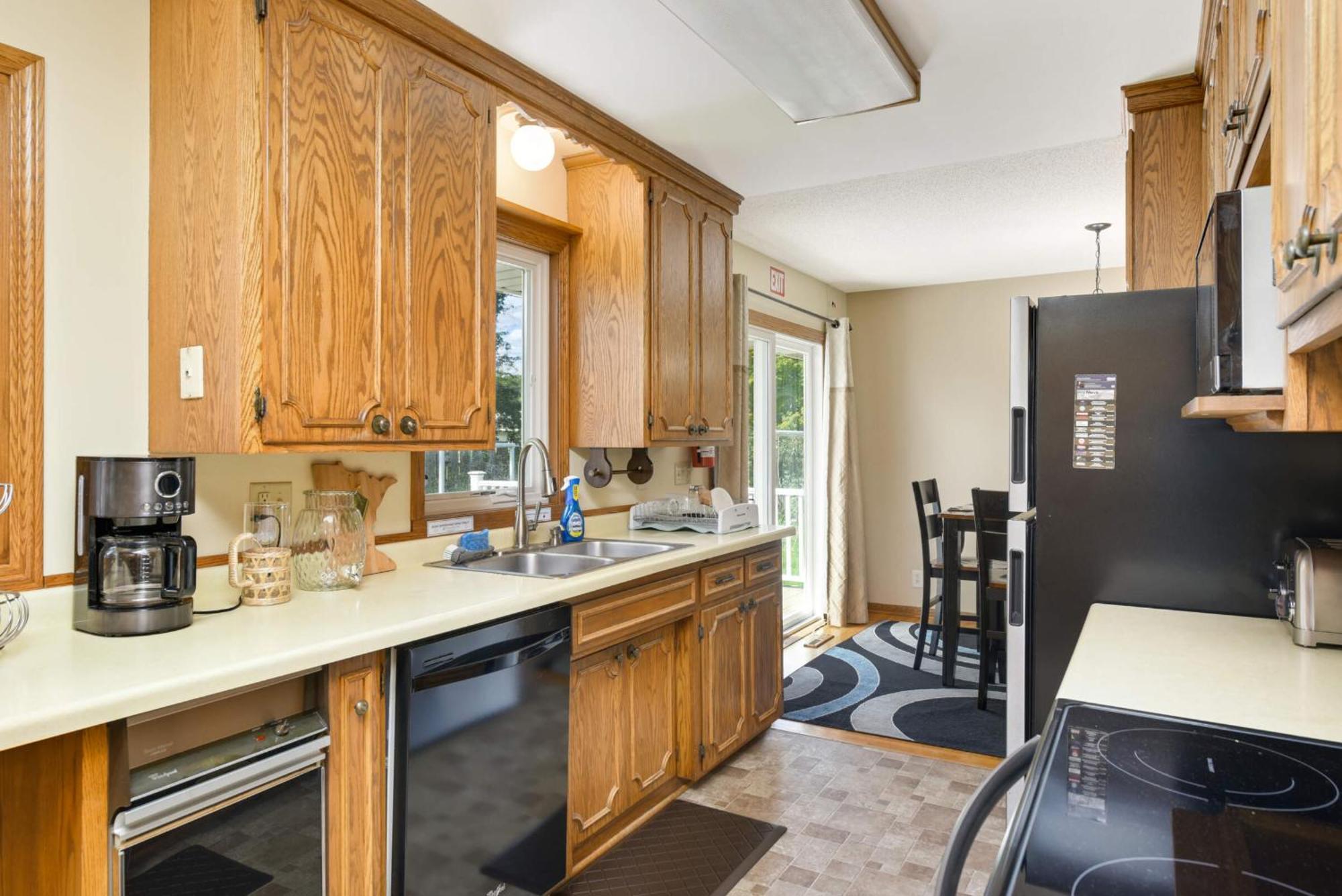 Cottage Grove Haven, Spacious 4-Bed, 3 Baths Retreat ภายนอก รูปภาพ