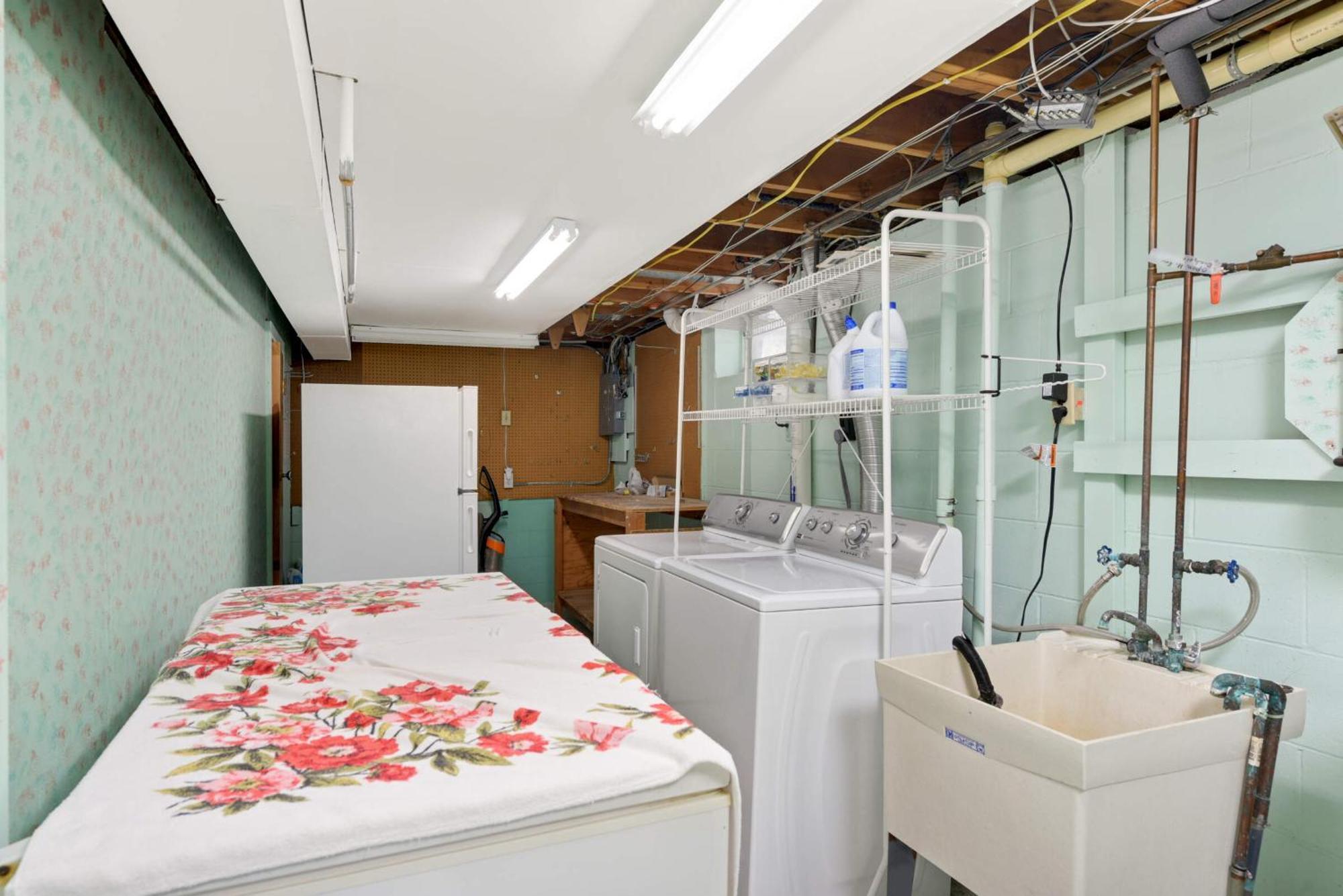 Cottage Grove Haven, Spacious 4-Bed, 3 Baths Retreat ภายนอก รูปภาพ