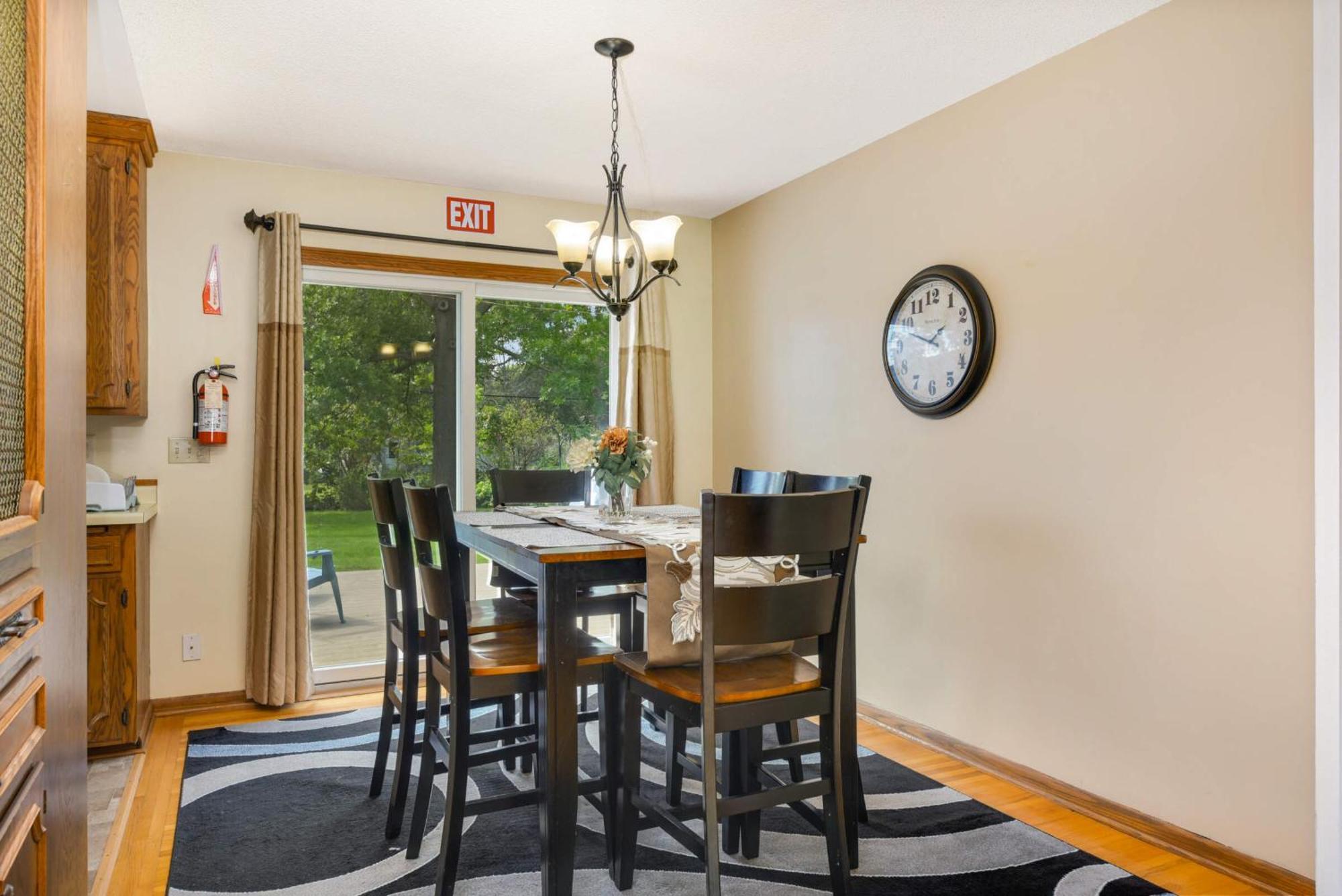 Cottage Grove Haven, Spacious 4-Bed, 3 Baths Retreat ภายนอก รูปภาพ