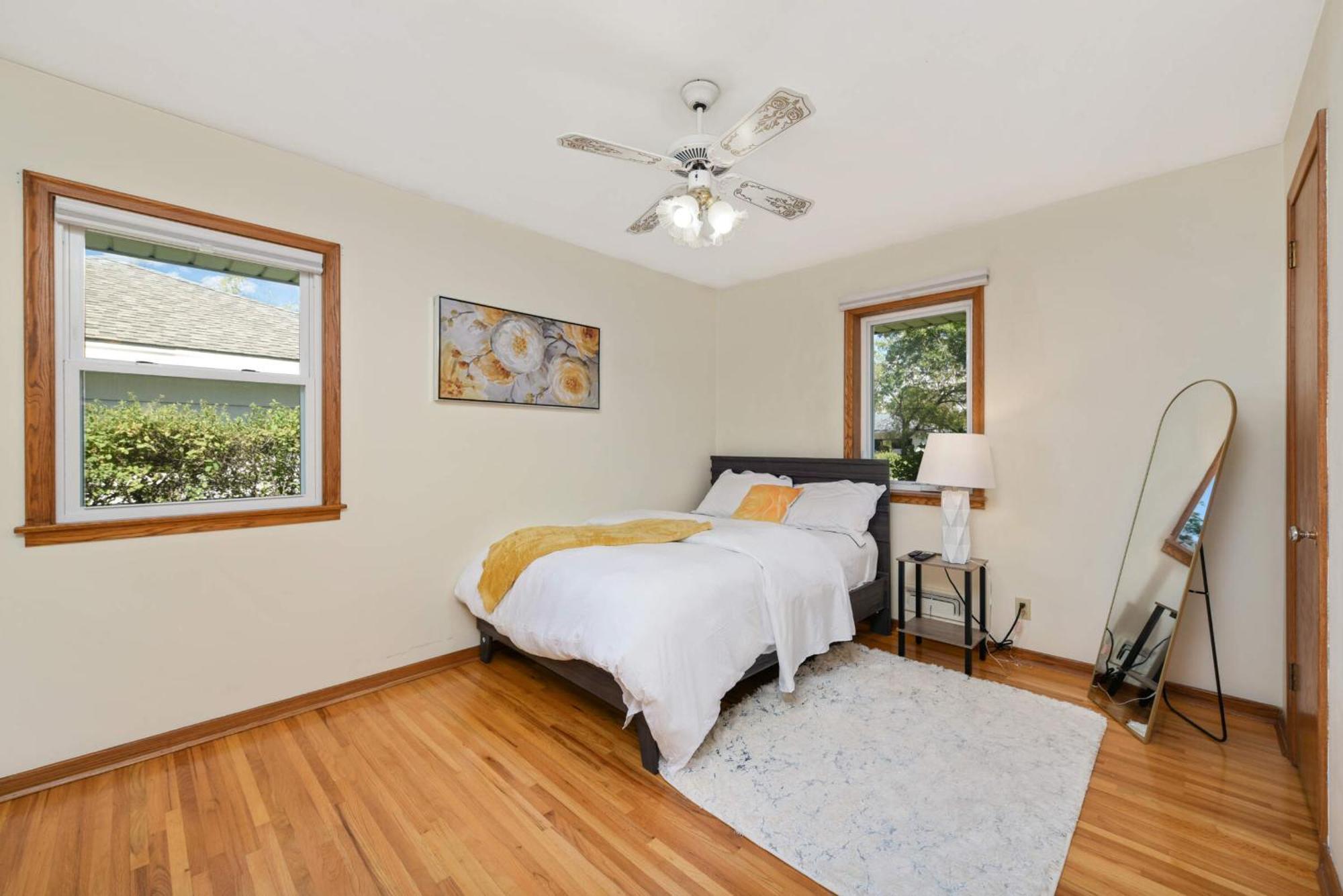 Cottage Grove Haven, Spacious 4-Bed, 3 Baths Retreat ภายนอก รูปภาพ