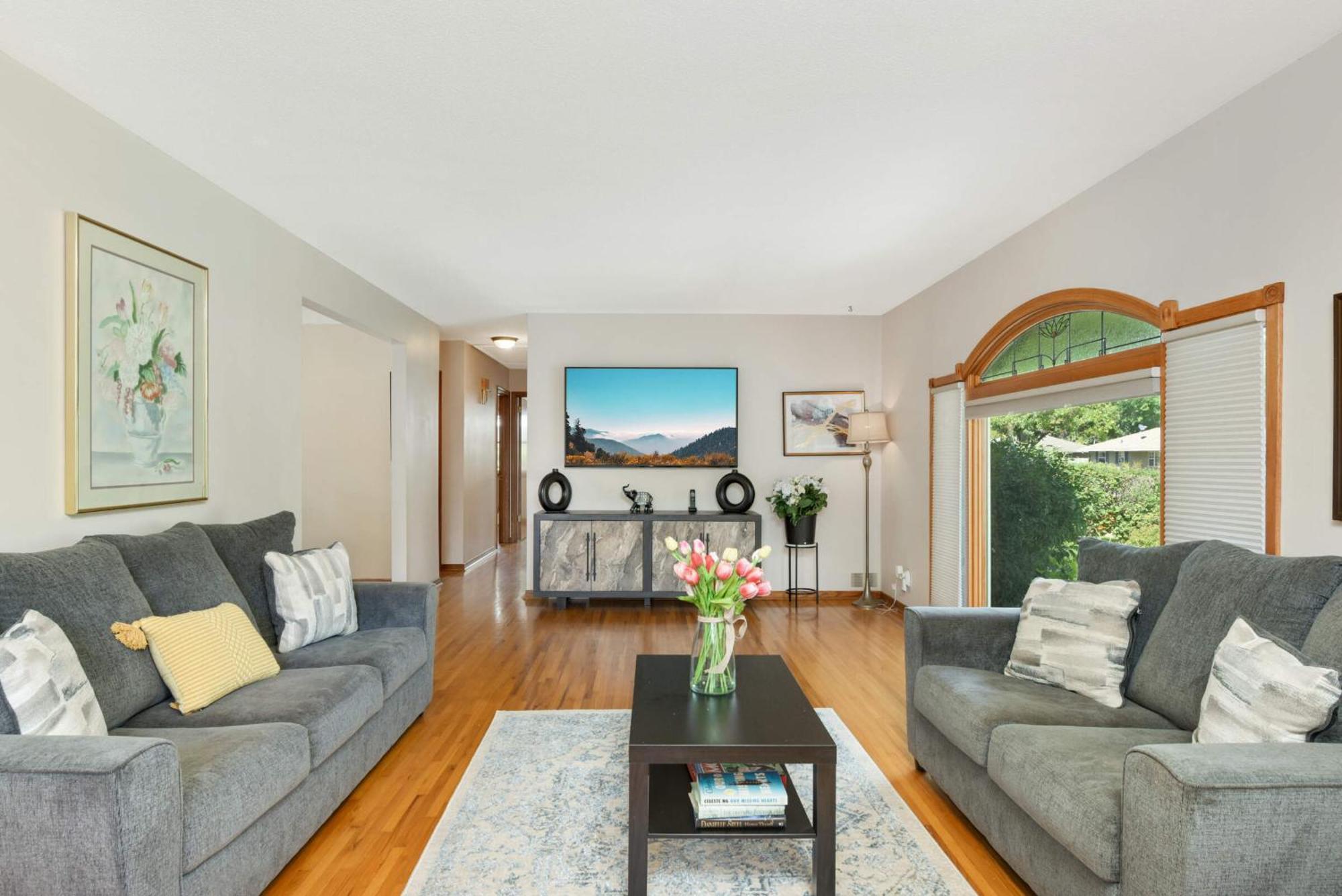 Cottage Grove Haven, Spacious 4-Bed, 3 Baths Retreat ภายนอก รูปภาพ