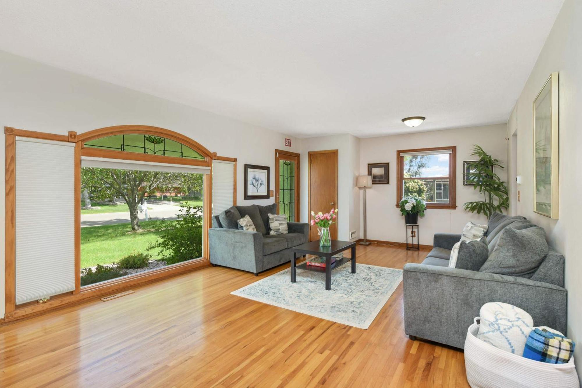Cottage Grove Haven, Spacious 4-Bed, 3 Baths Retreat ภายนอก รูปภาพ